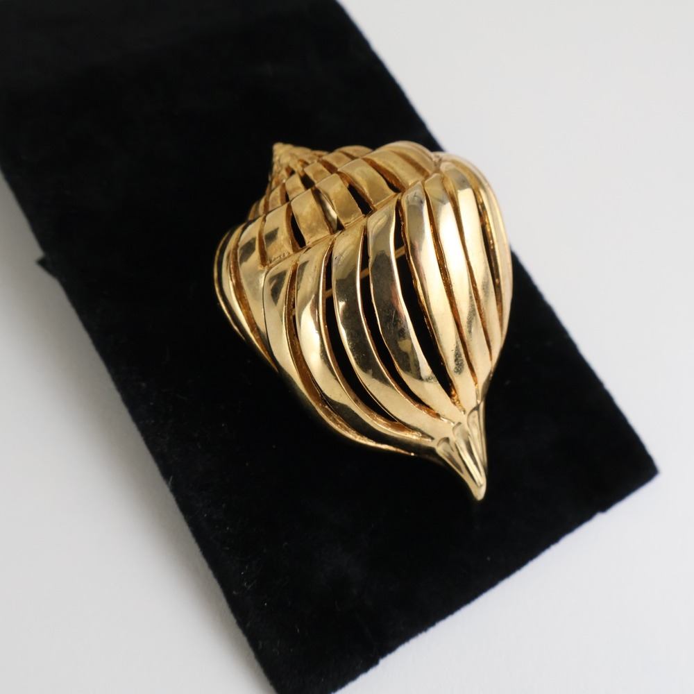 Best Vintage Gold Tone Seashell Brooch Pendant Conch Shell Nautical Jewelry 2" - Picture 3 of 5